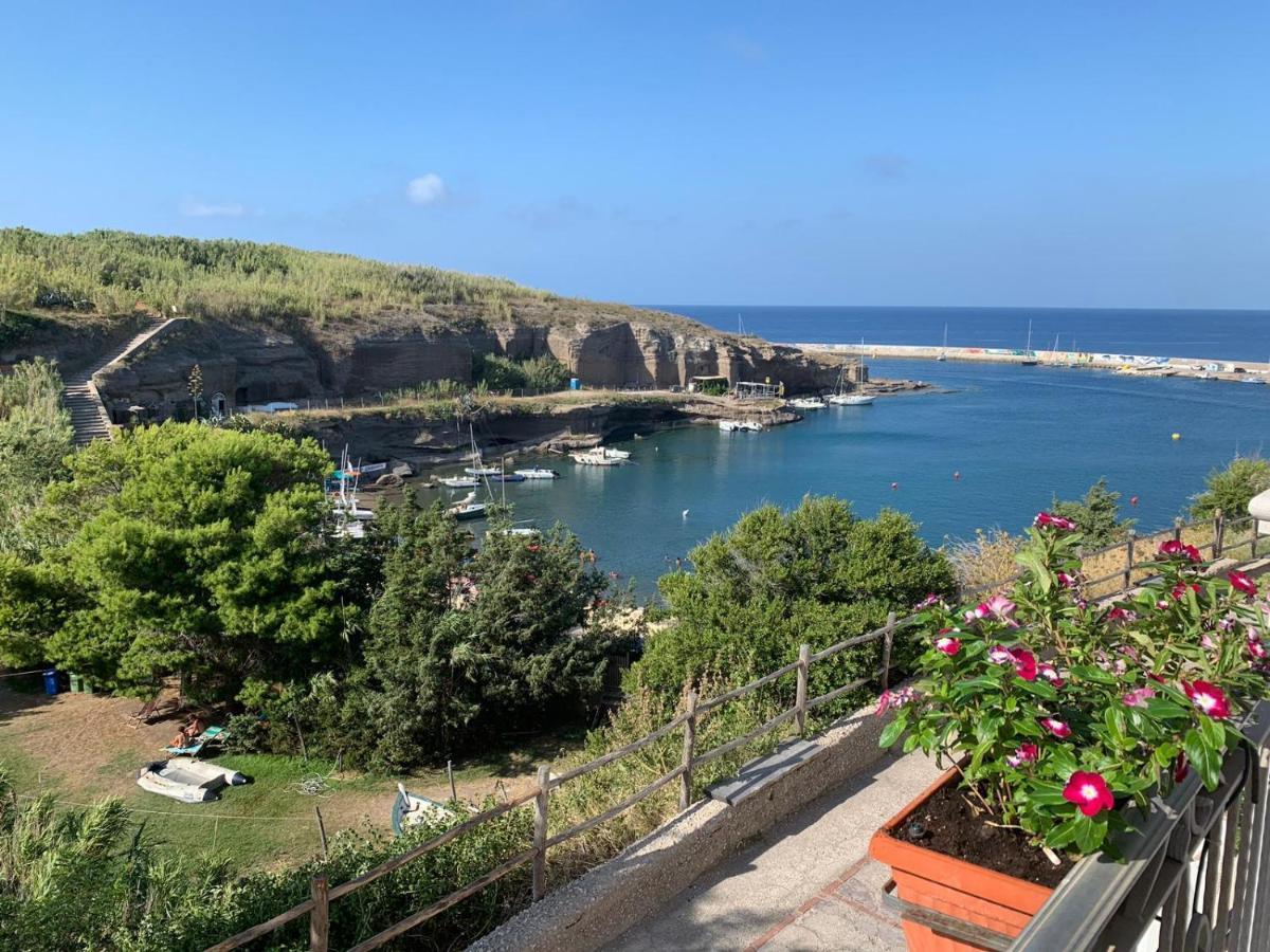 Hotel Isolabella Ventotene Exterior photo