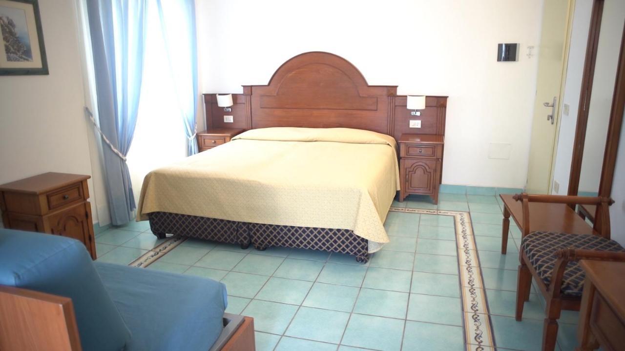 Hotel Isolabella Ventotene Exterior photo