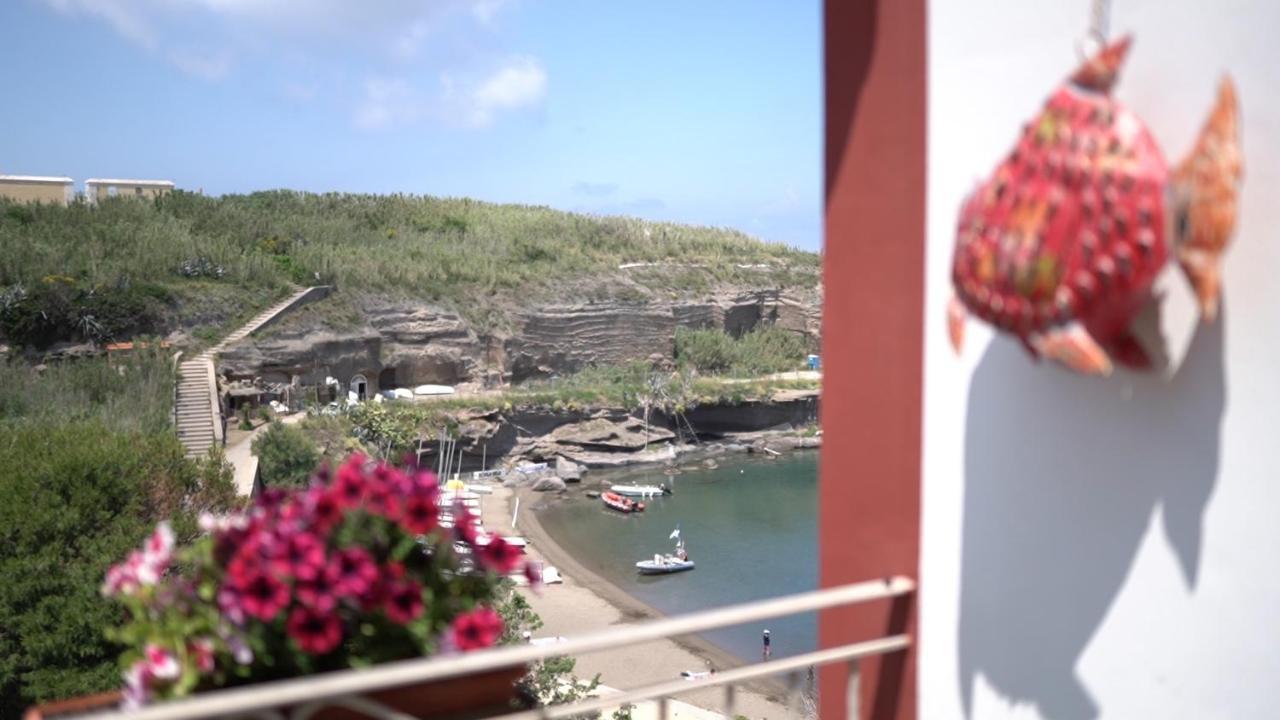 Hotel Isolabella Ventotene Exterior photo